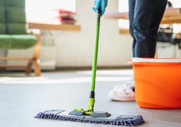 Professional Tile and Grout Cleaning vs. DIY